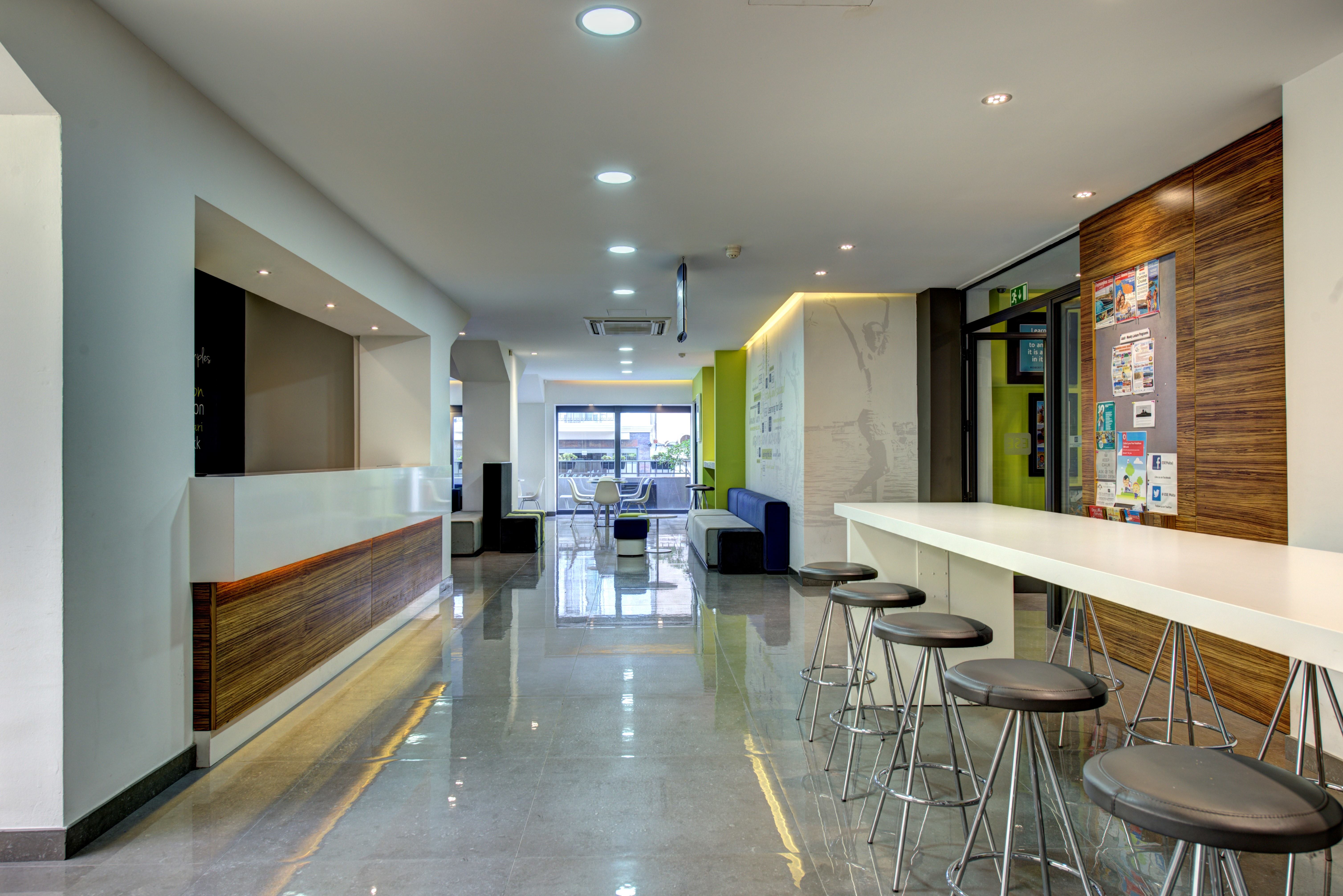 European School of English image 2